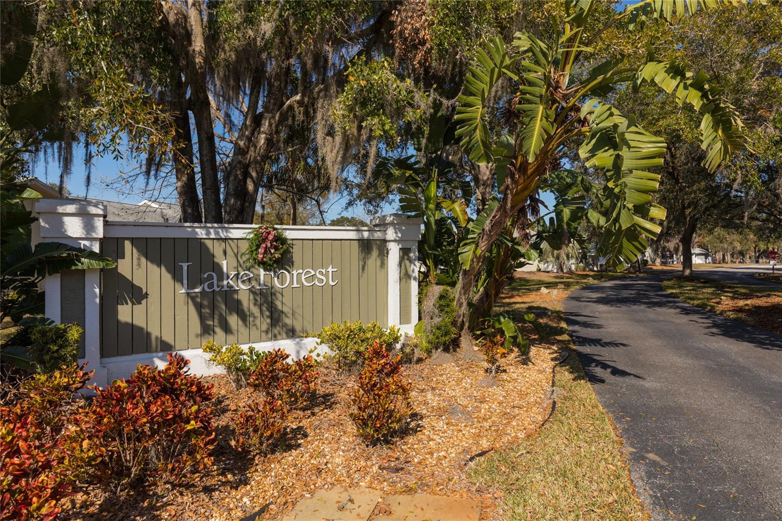 25 LAKE FOREST PL