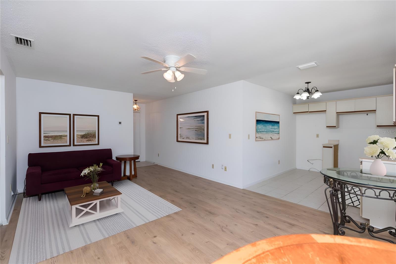 25 LAKE FOREST PL