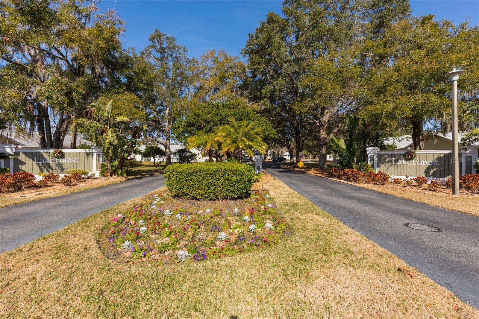 25 LAKE FOREST PL