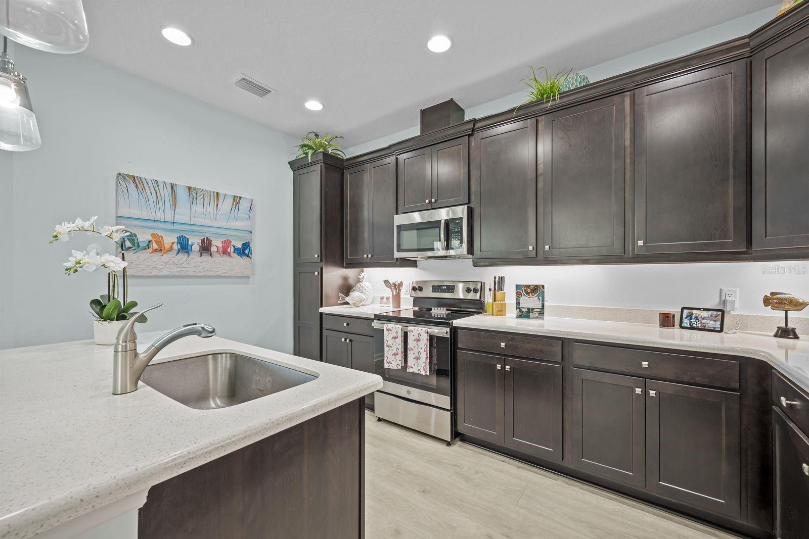 243 ISLAND BREEZE AVE