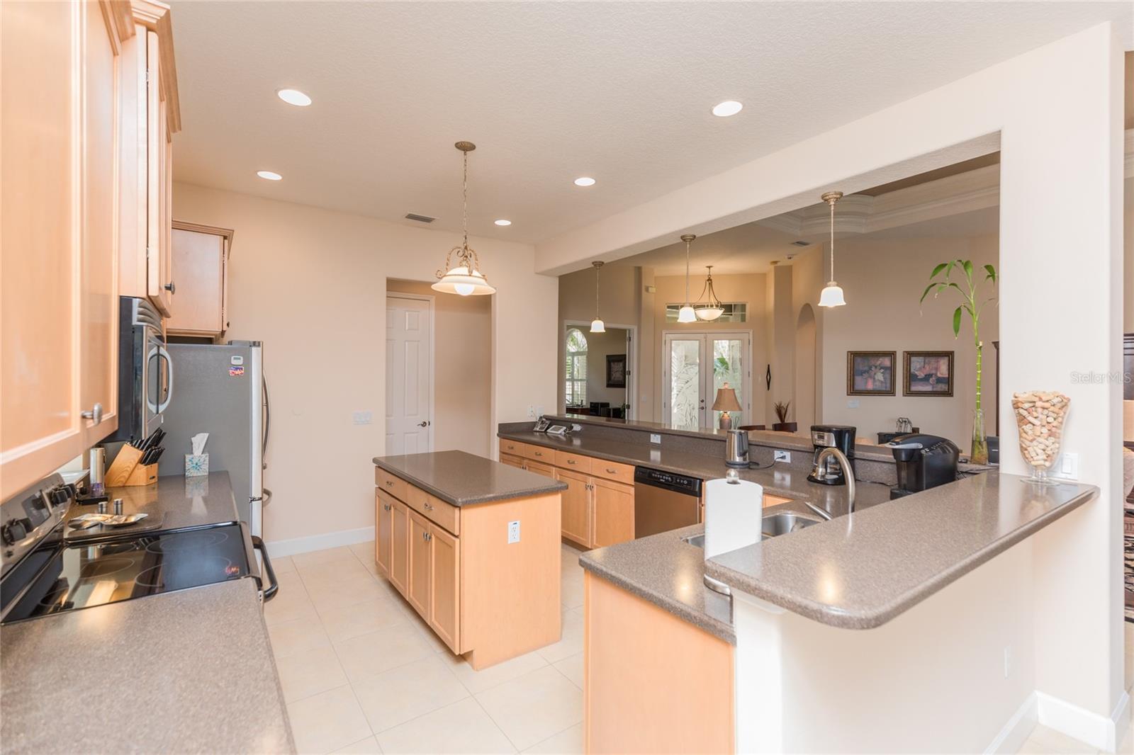 31 SOUTHLAKE DR