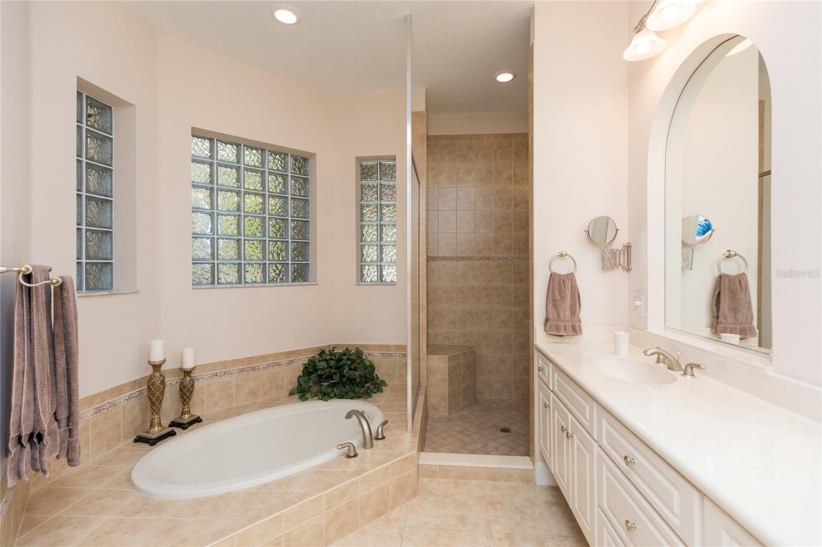31 SOUTHLAKE DR