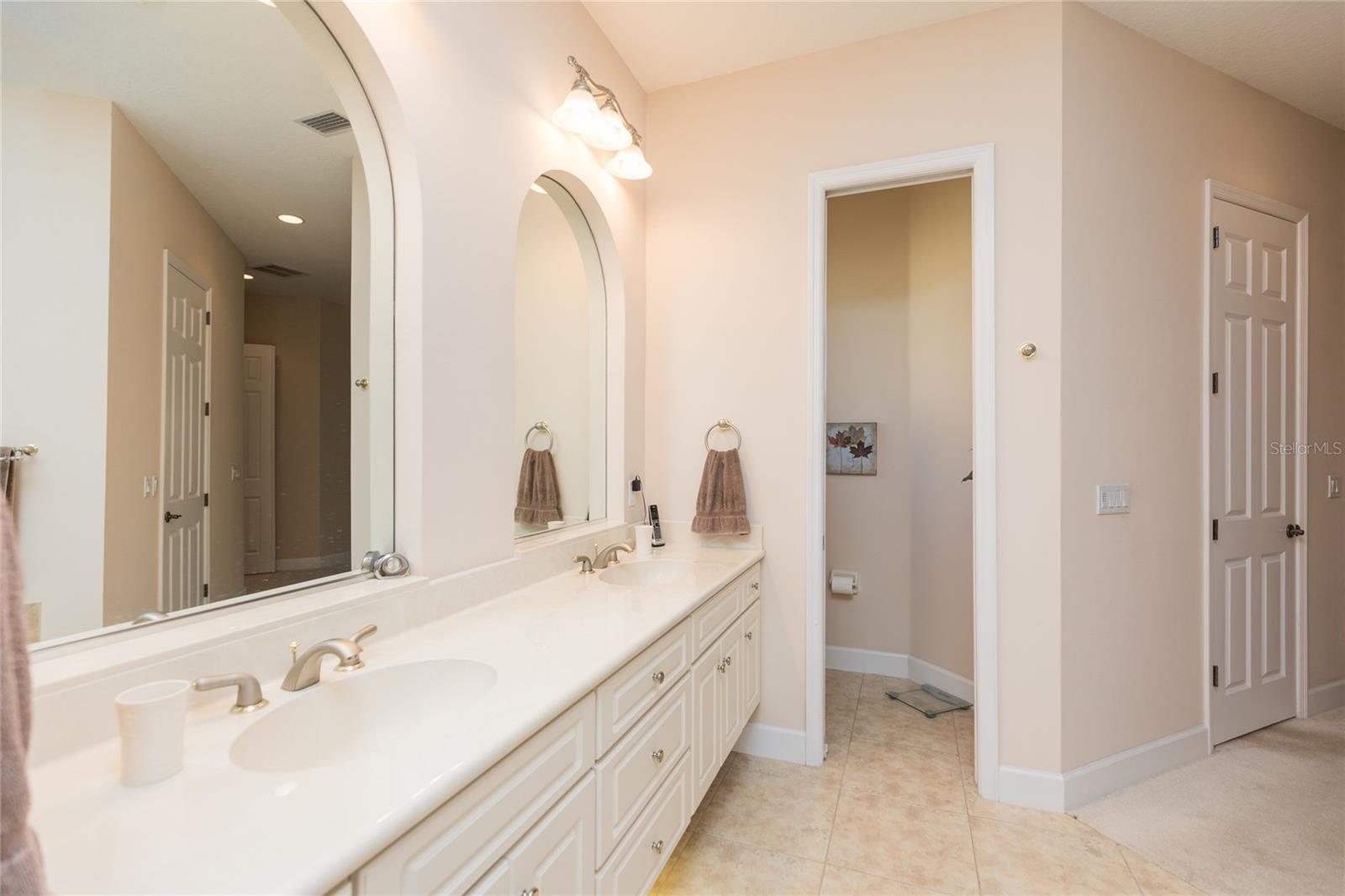 31 SOUTHLAKE DR