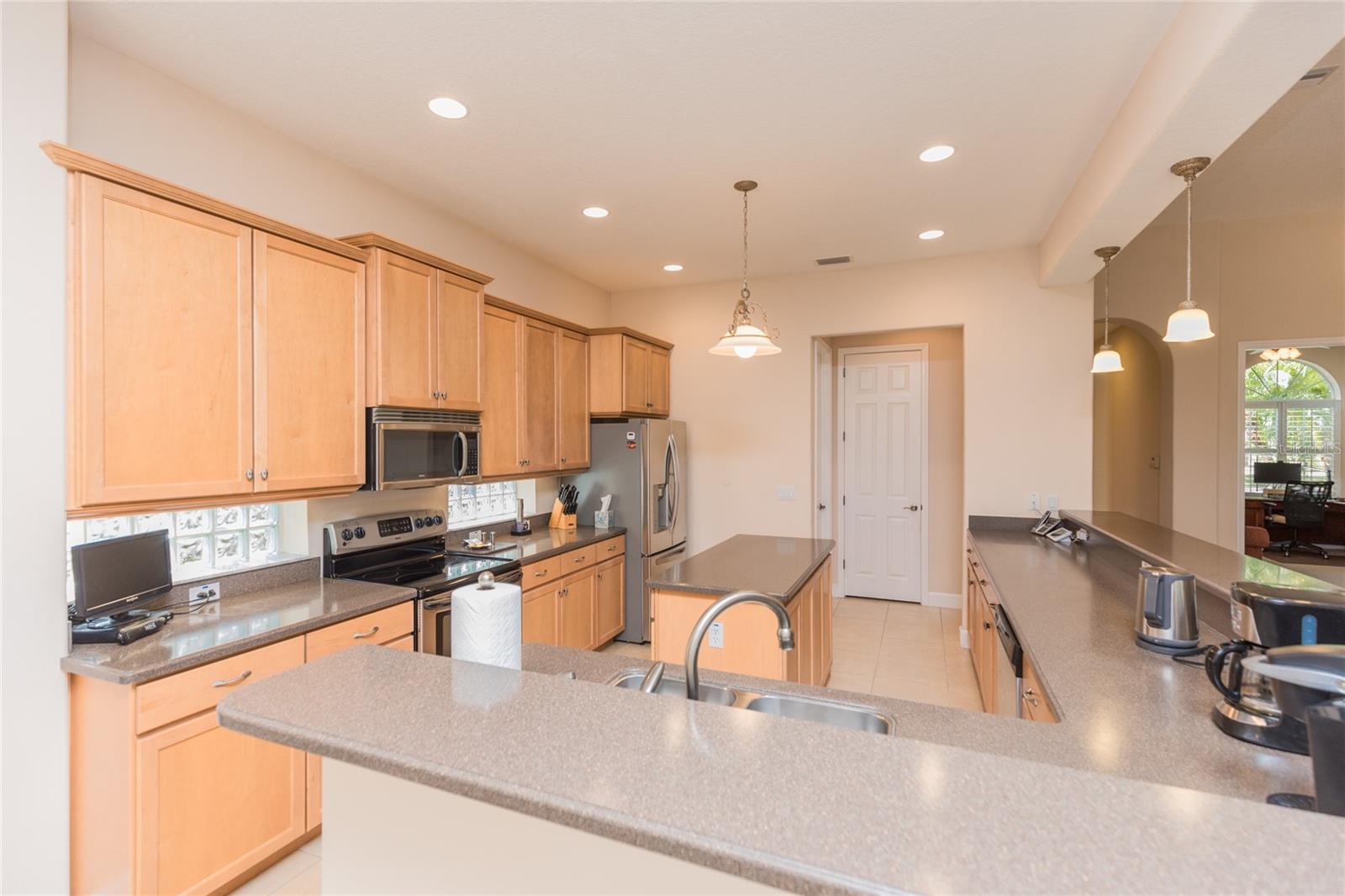 31 SOUTHLAKE DR