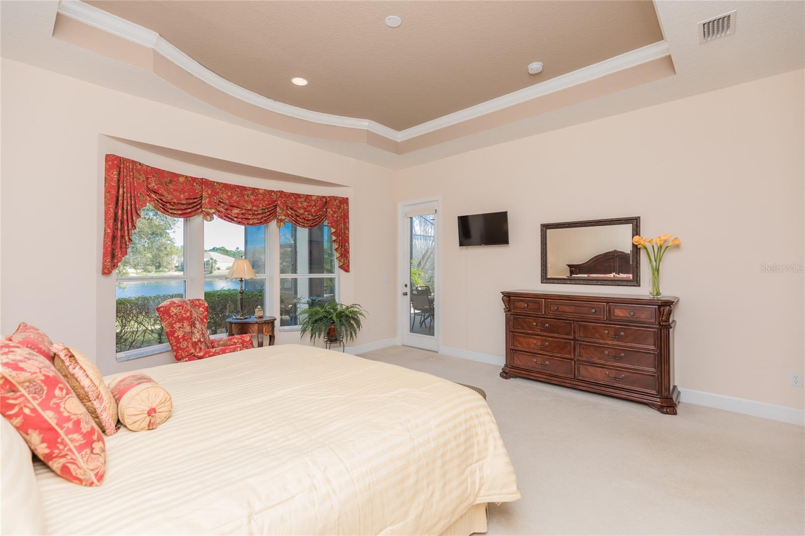 31 SOUTHLAKE DR