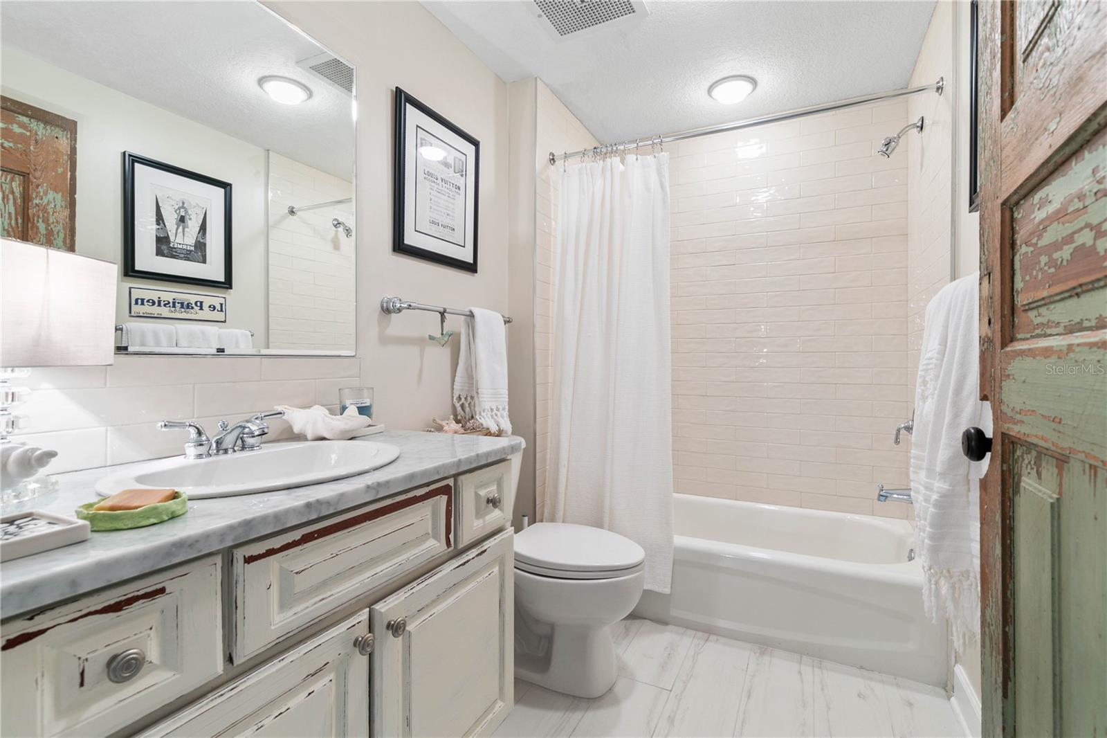 200 OCEAN CREST DR #306