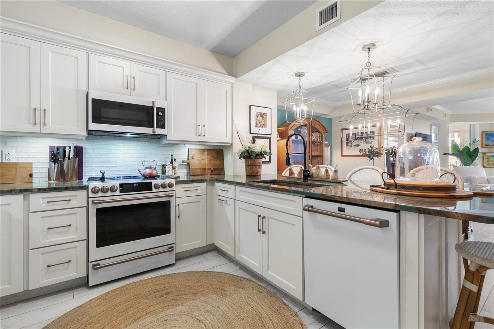 200 OCEAN CREST DR #306