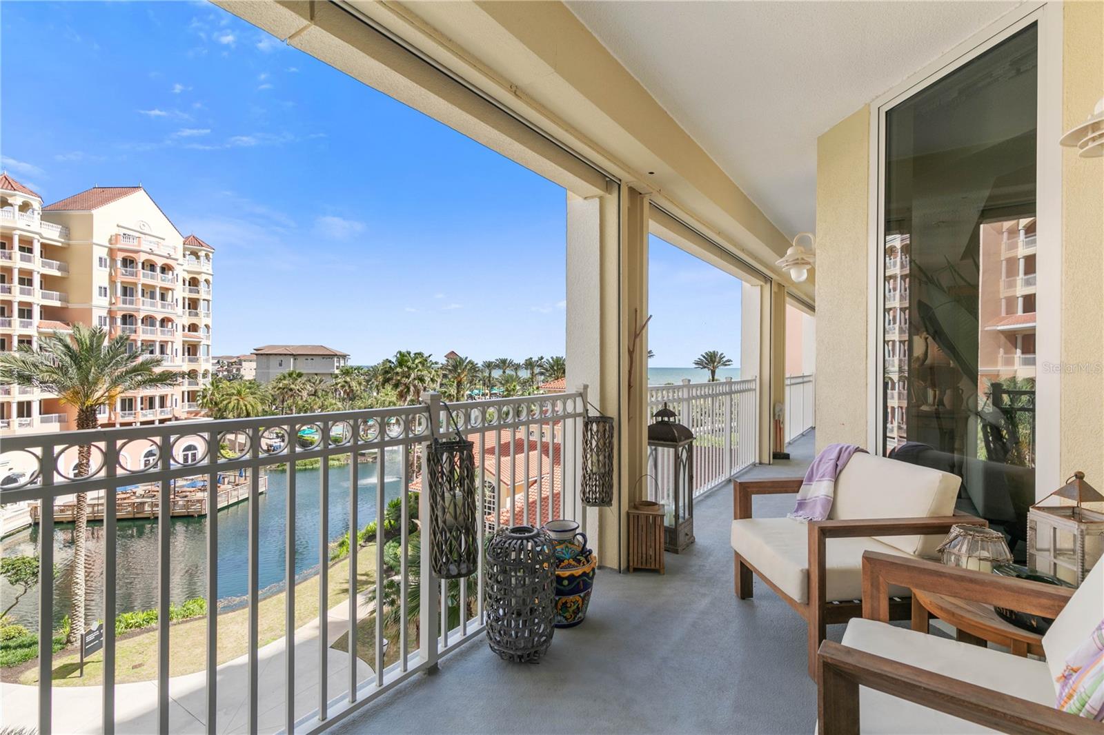 200 OCEAN CREST DR #306