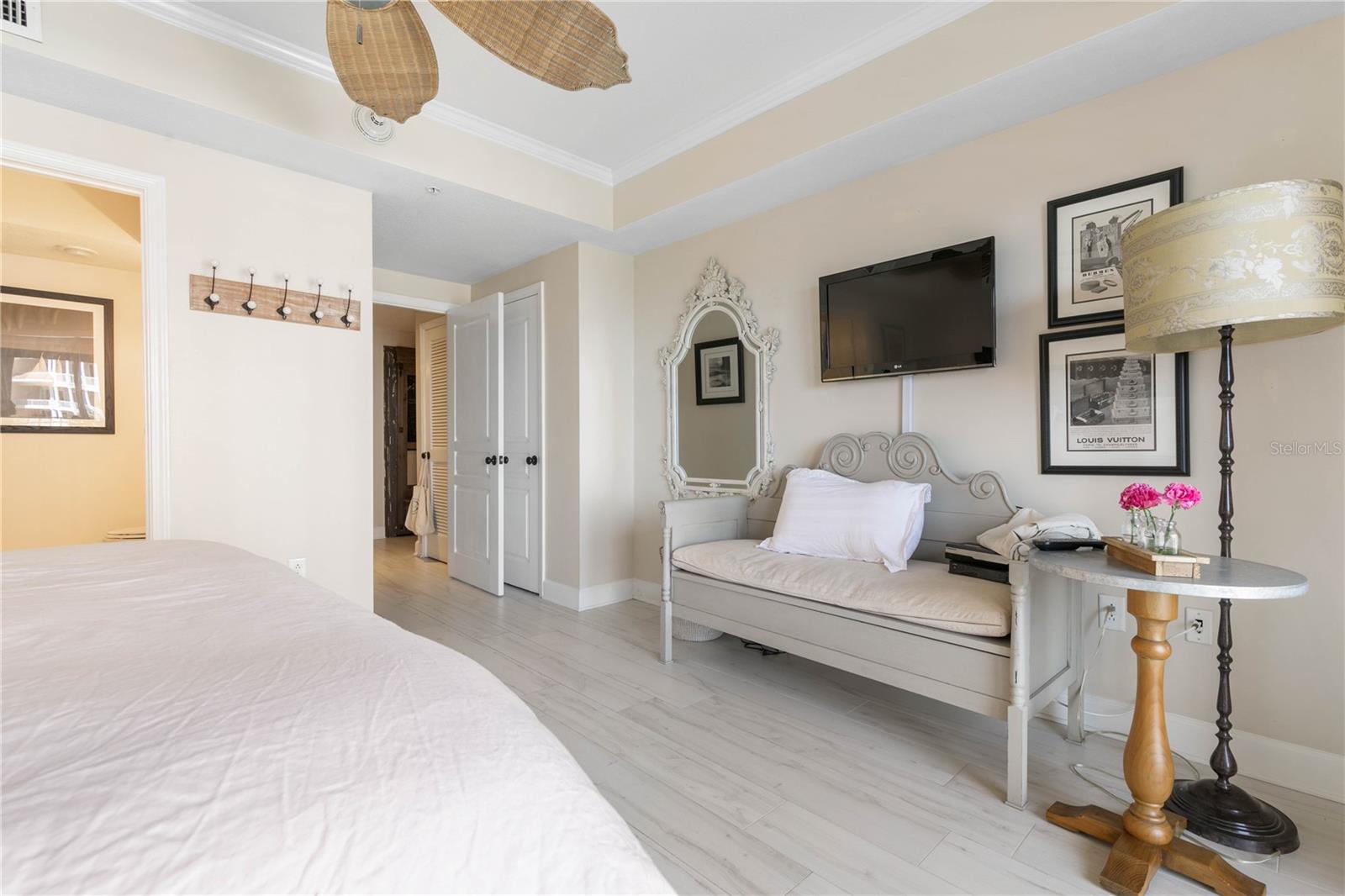 200 OCEAN CREST DR #306