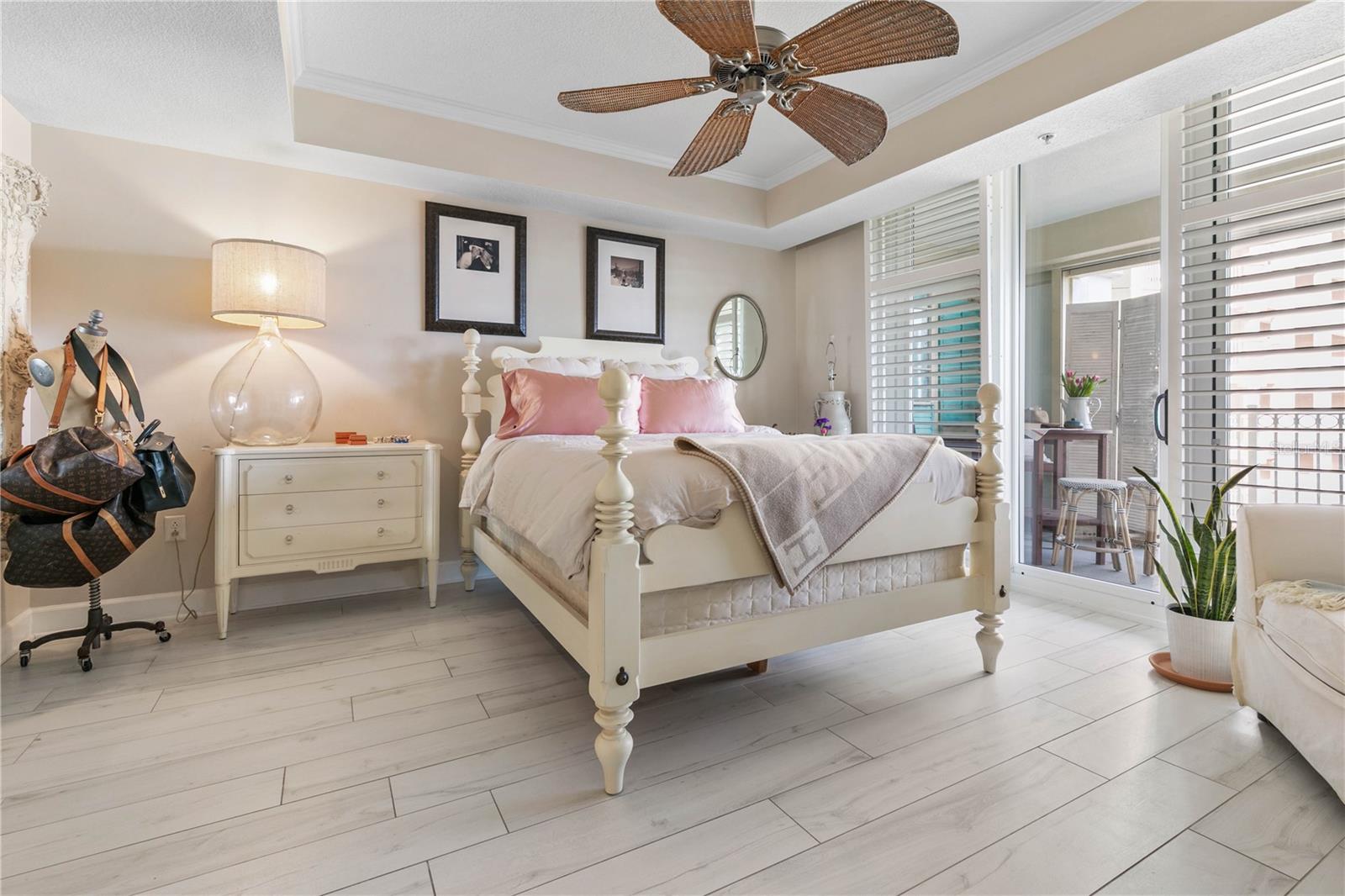 200 OCEAN CREST DR #306