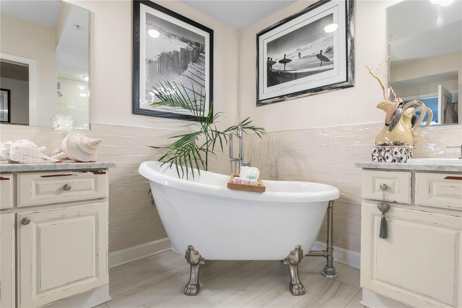 200 OCEAN CREST DR #306