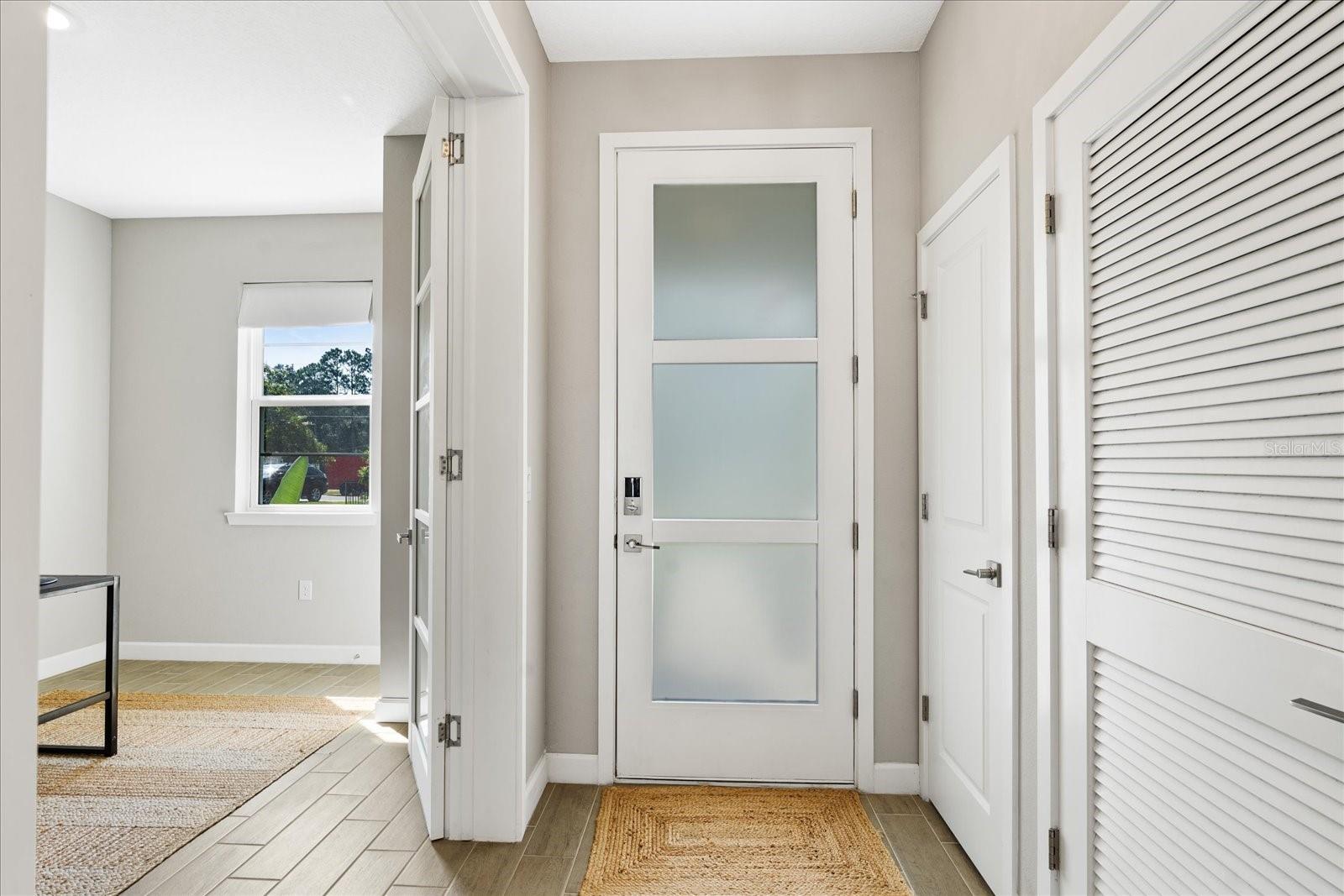 4 ZAUNSTOWN PL