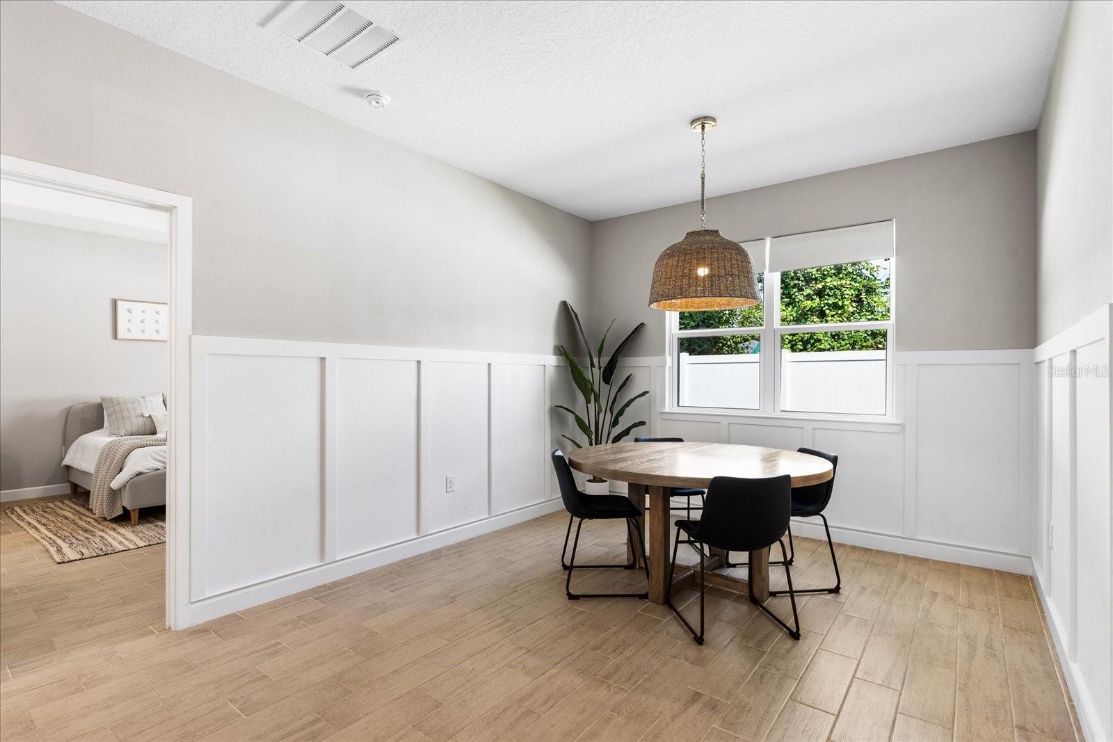 4 ZAUNSTOWN PL