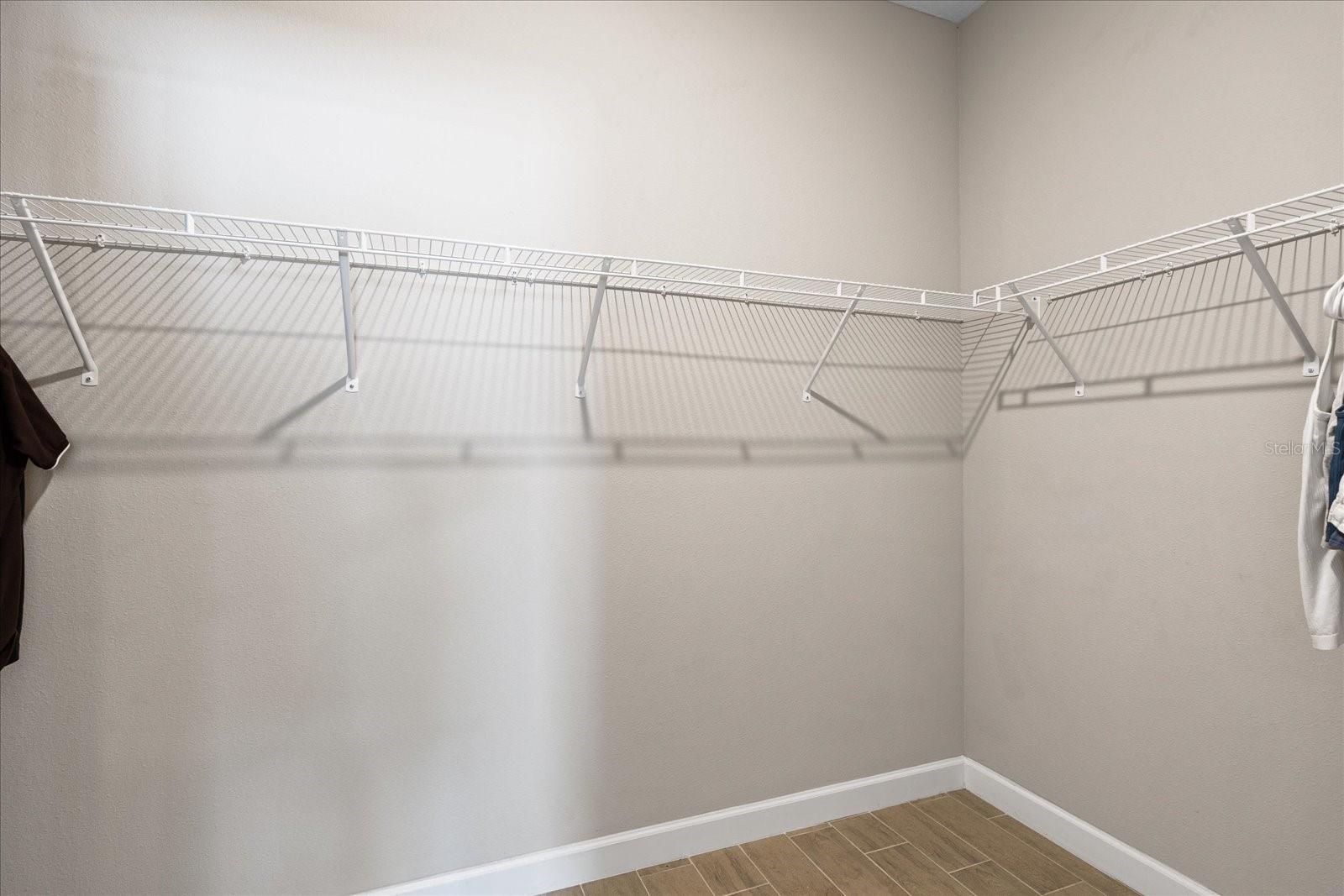 4 ZAUNSTOWN PL