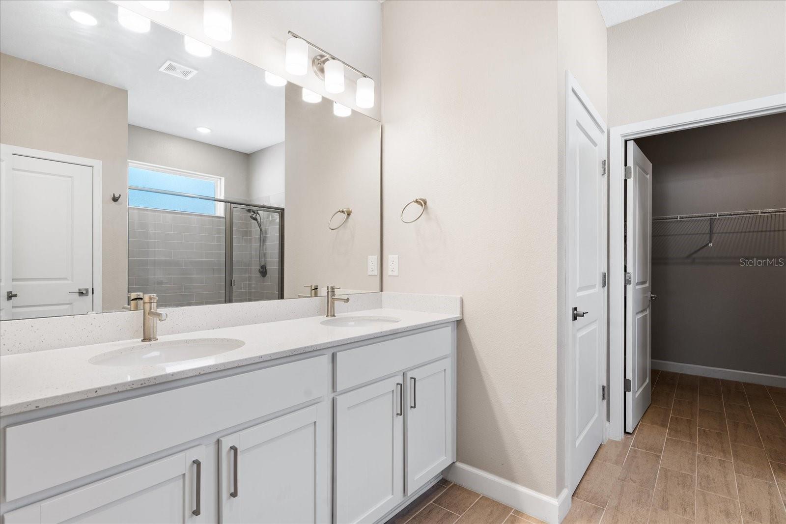 4 ZAUNSTOWN PL