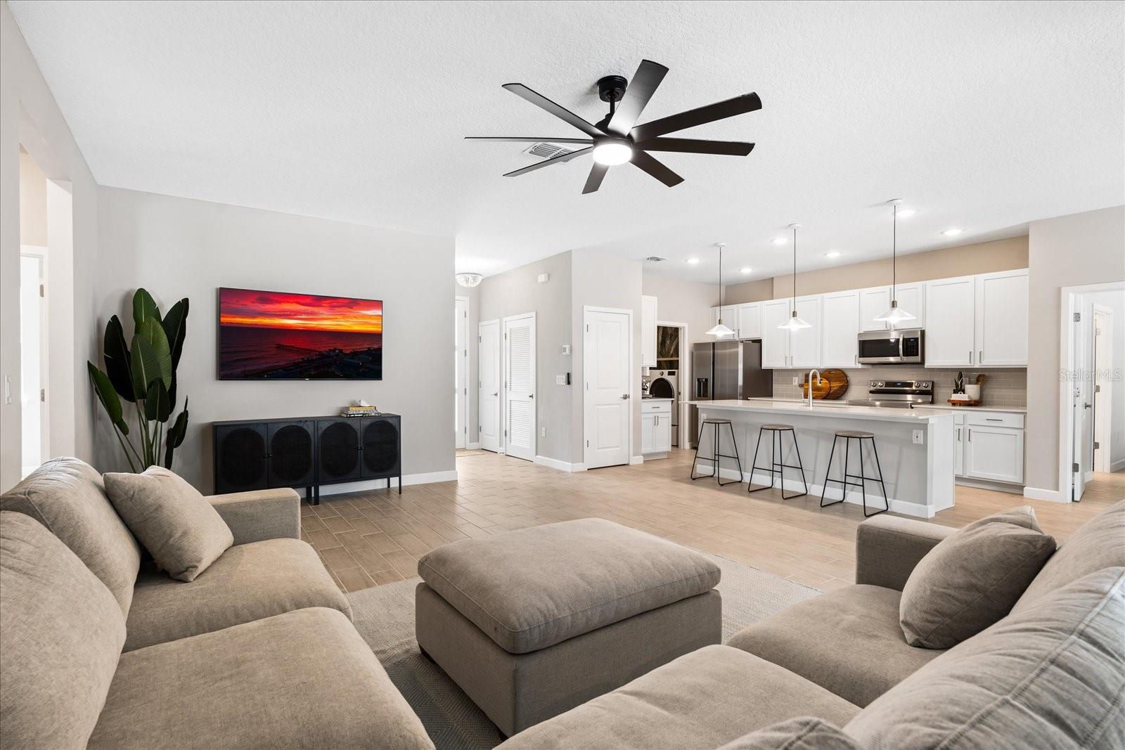 4 ZAUNSTOWN PL