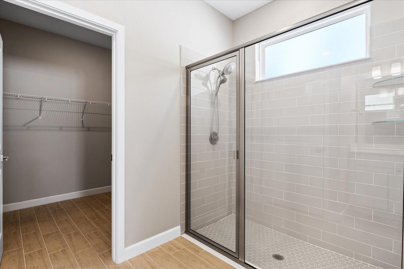 4 ZAUNSTOWN PL