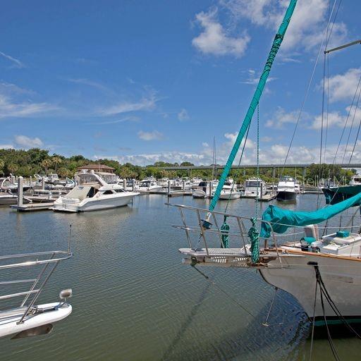 272 YACHT HARBOR DR