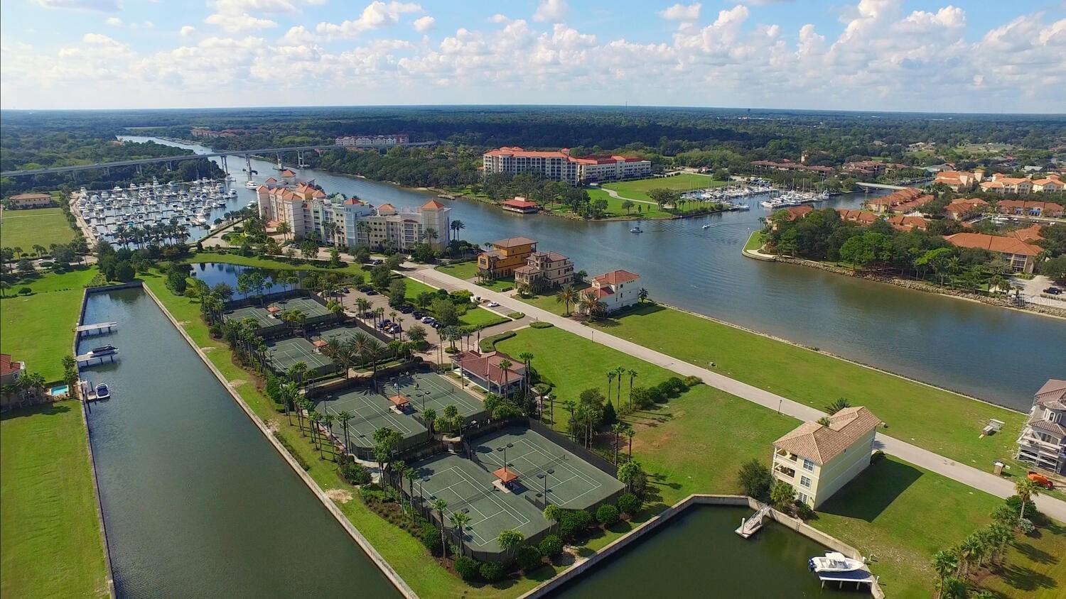 272 YACHT HARBOR DR