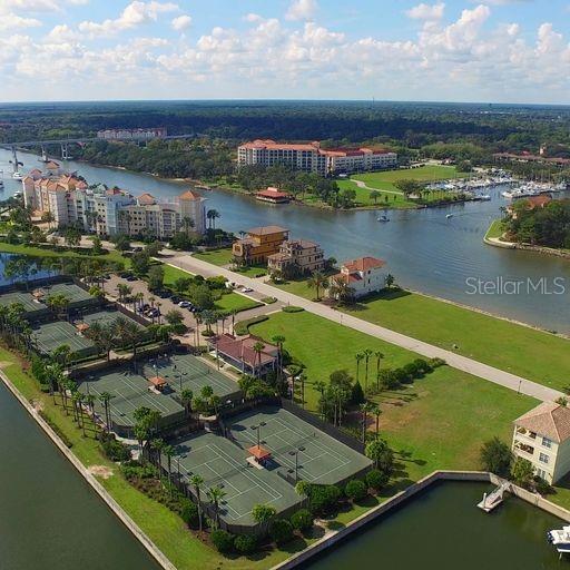 272 YACHT HARBOR DR
