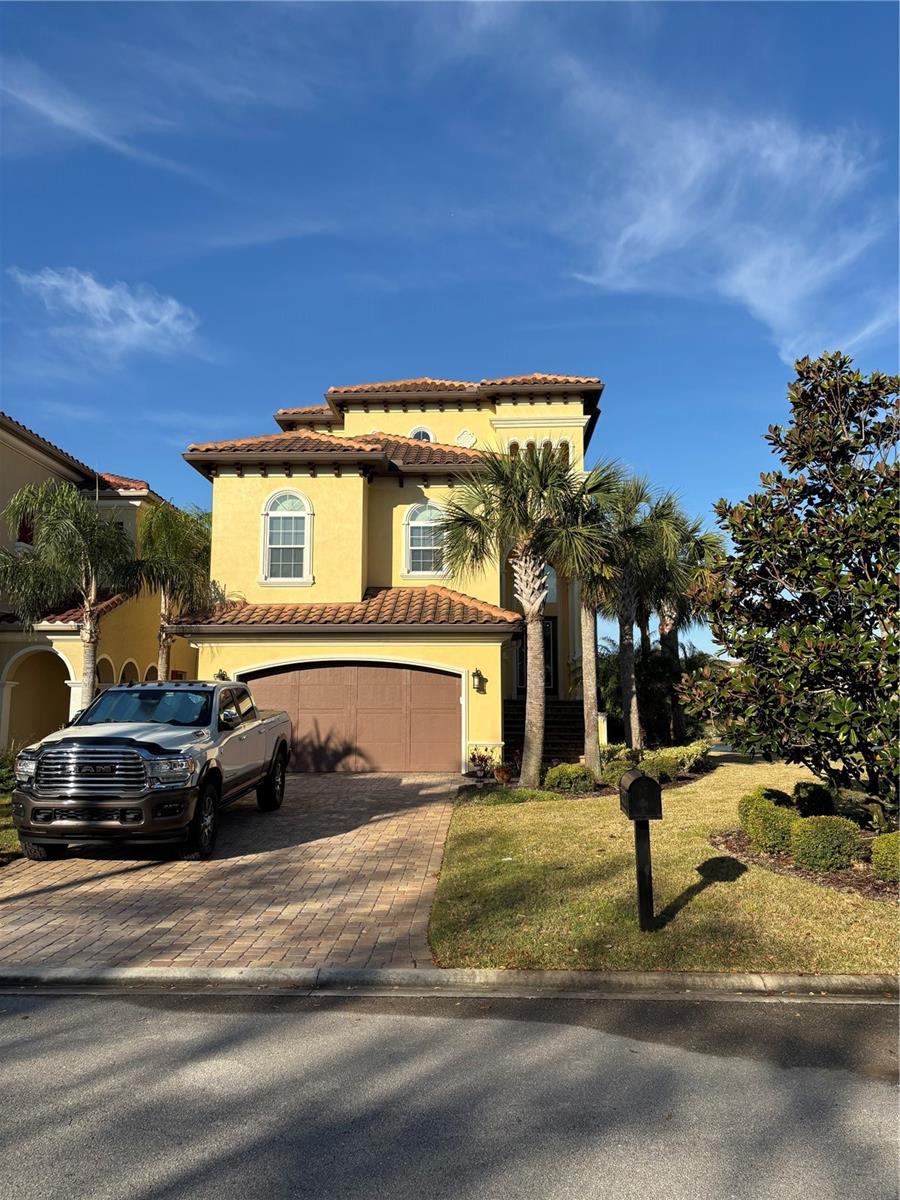 272 YACHT HARBOR DR