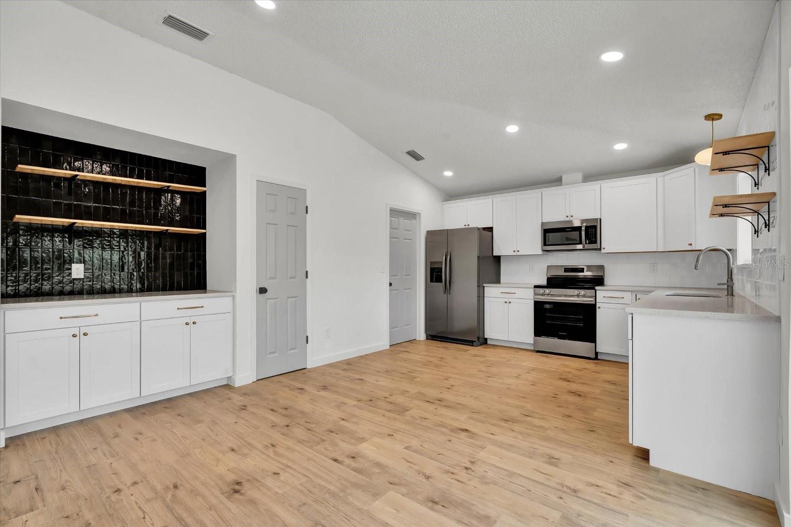 89 ROSE DR