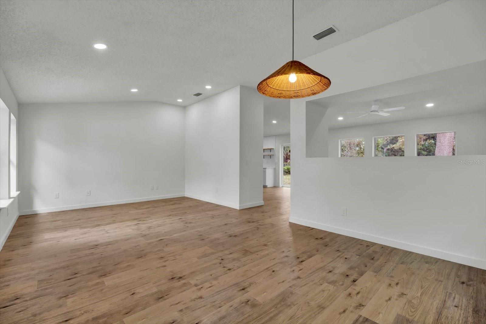89 ROSE DR