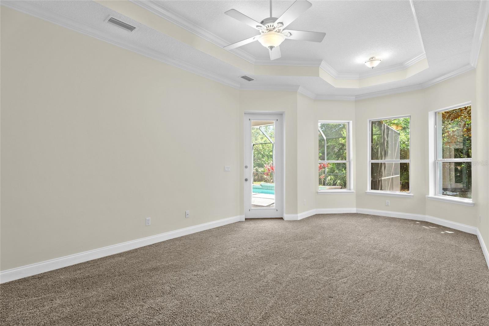 8 N VILLAGE DR