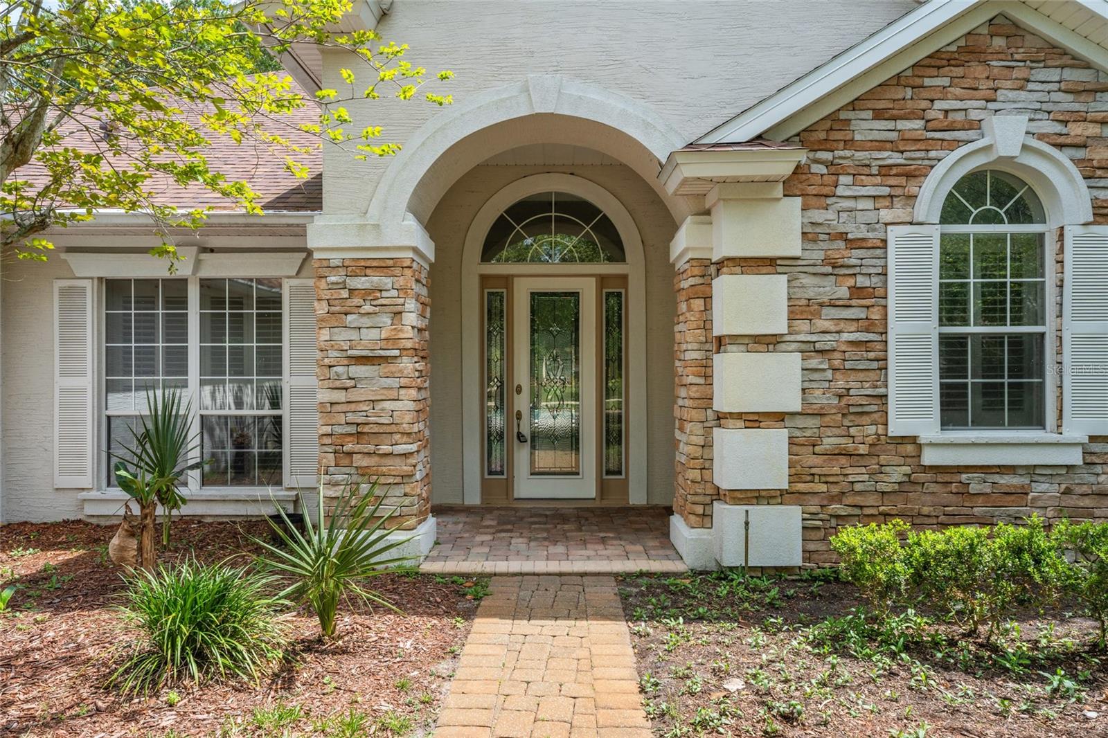 8 N VILLAGE DR