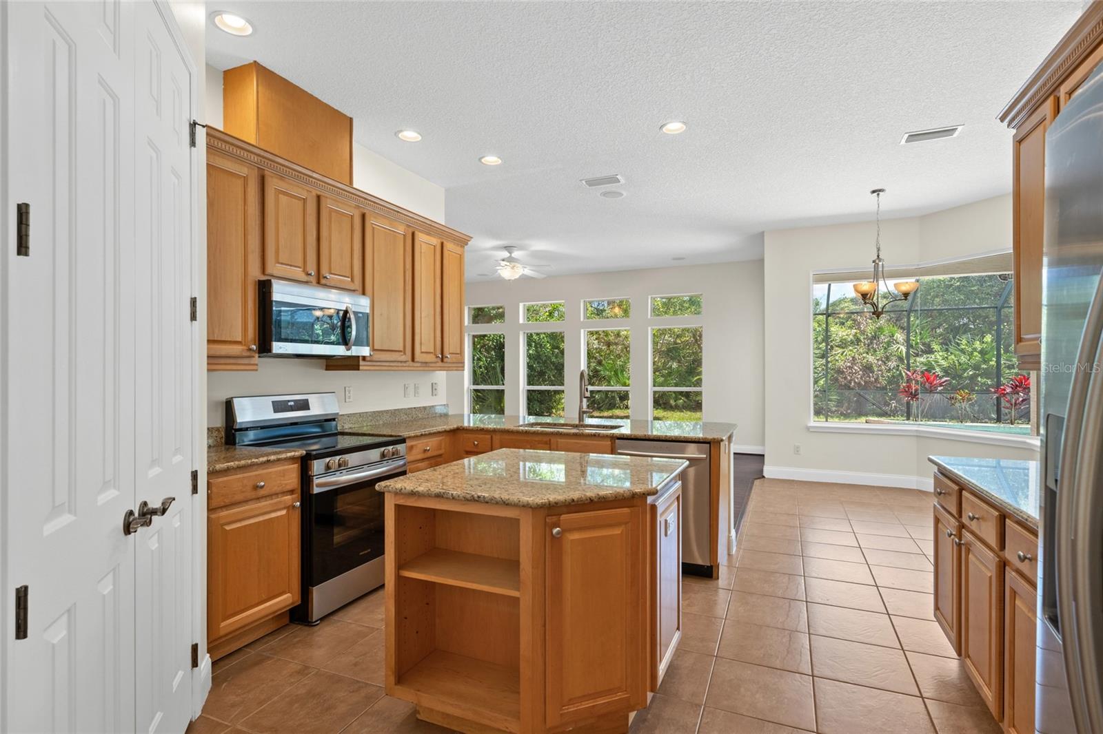 8 N VILLAGE DR
