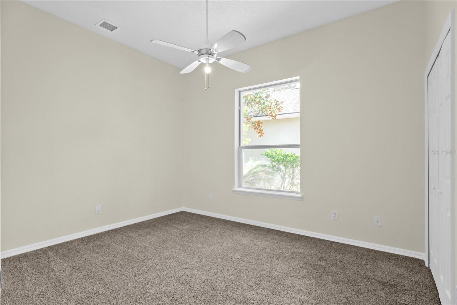 8 N VILLAGE DR