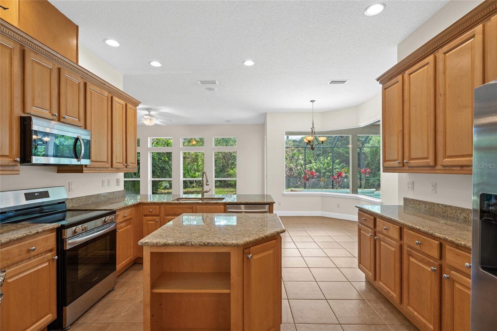 8 N VILLAGE DR
