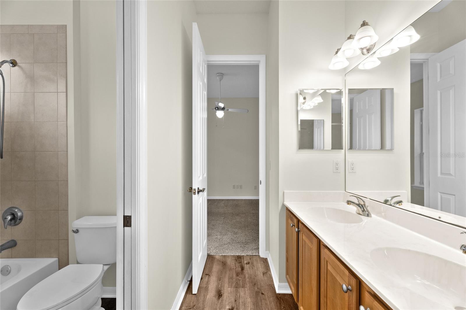 8 N VILLAGE DR