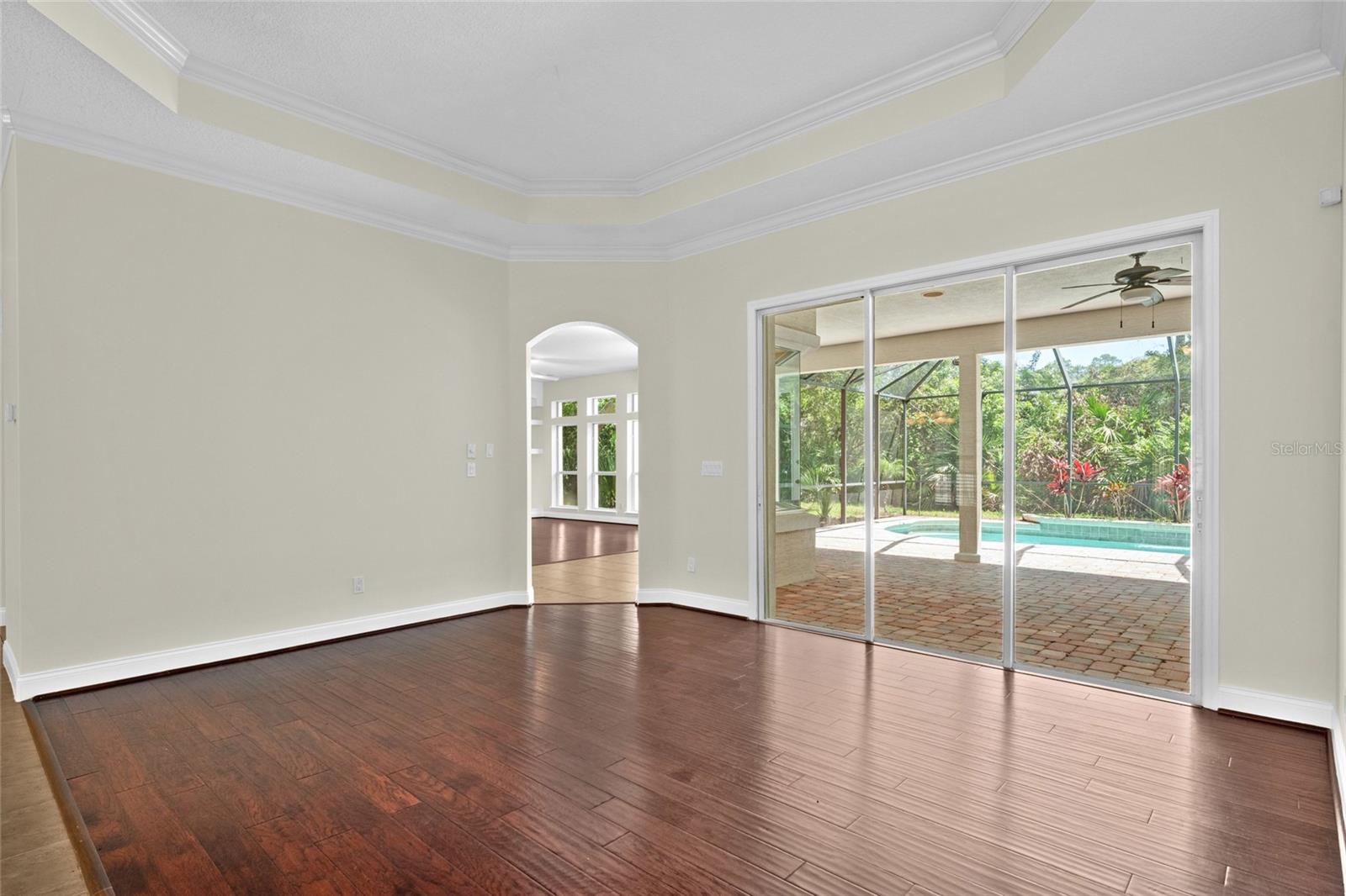 8 N VILLAGE DR