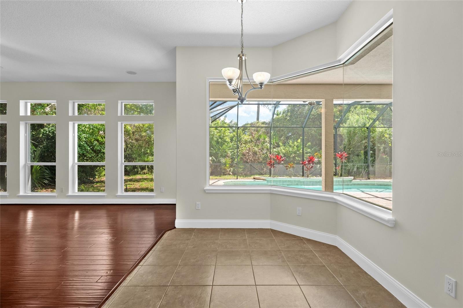 8 N VILLAGE DR