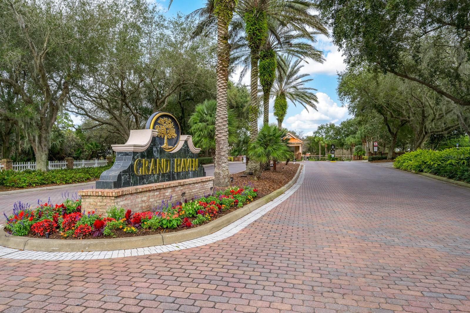 8 N VILLAGE DR