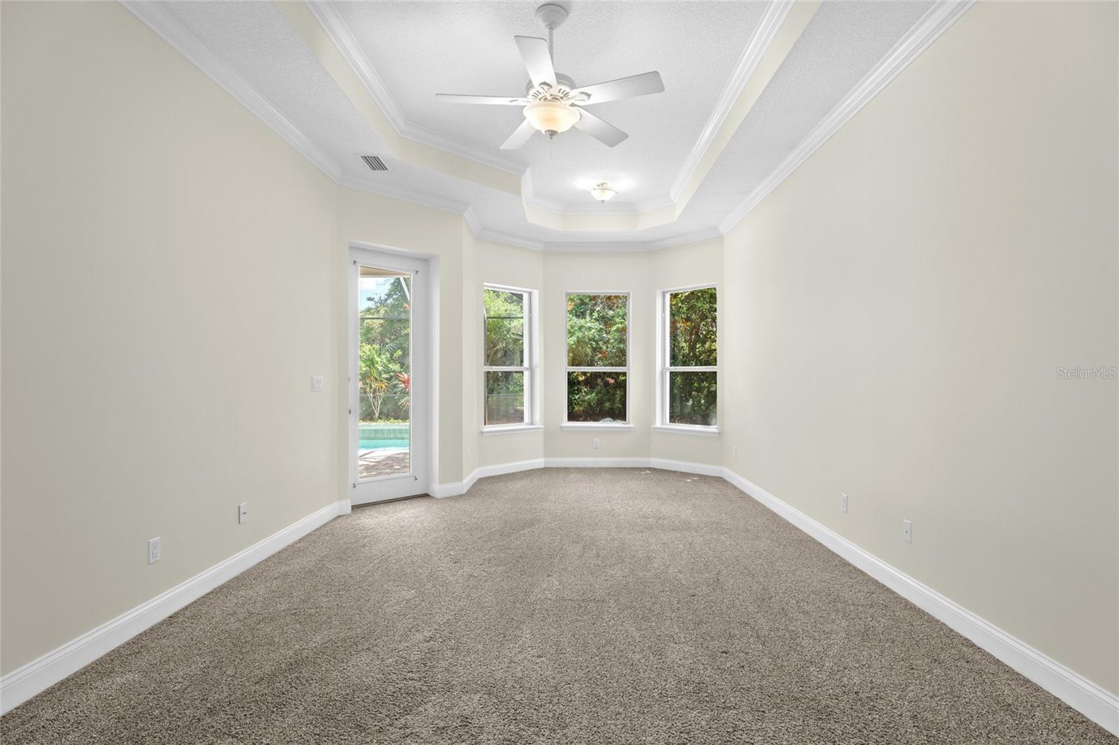 8 N VILLAGE DR
