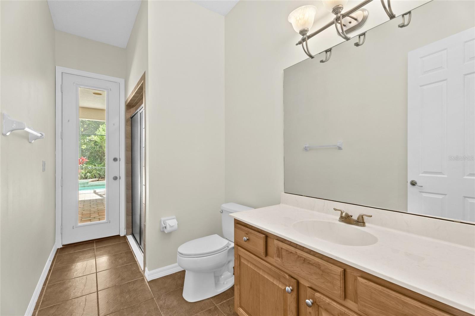 8 N VILLAGE DR