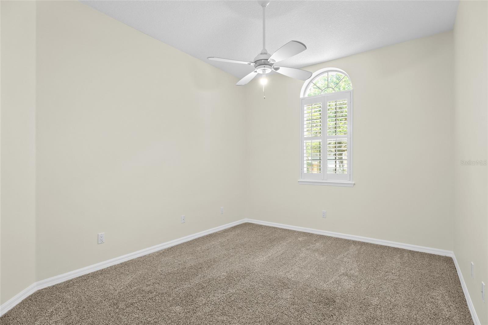 8 N VILLAGE DR