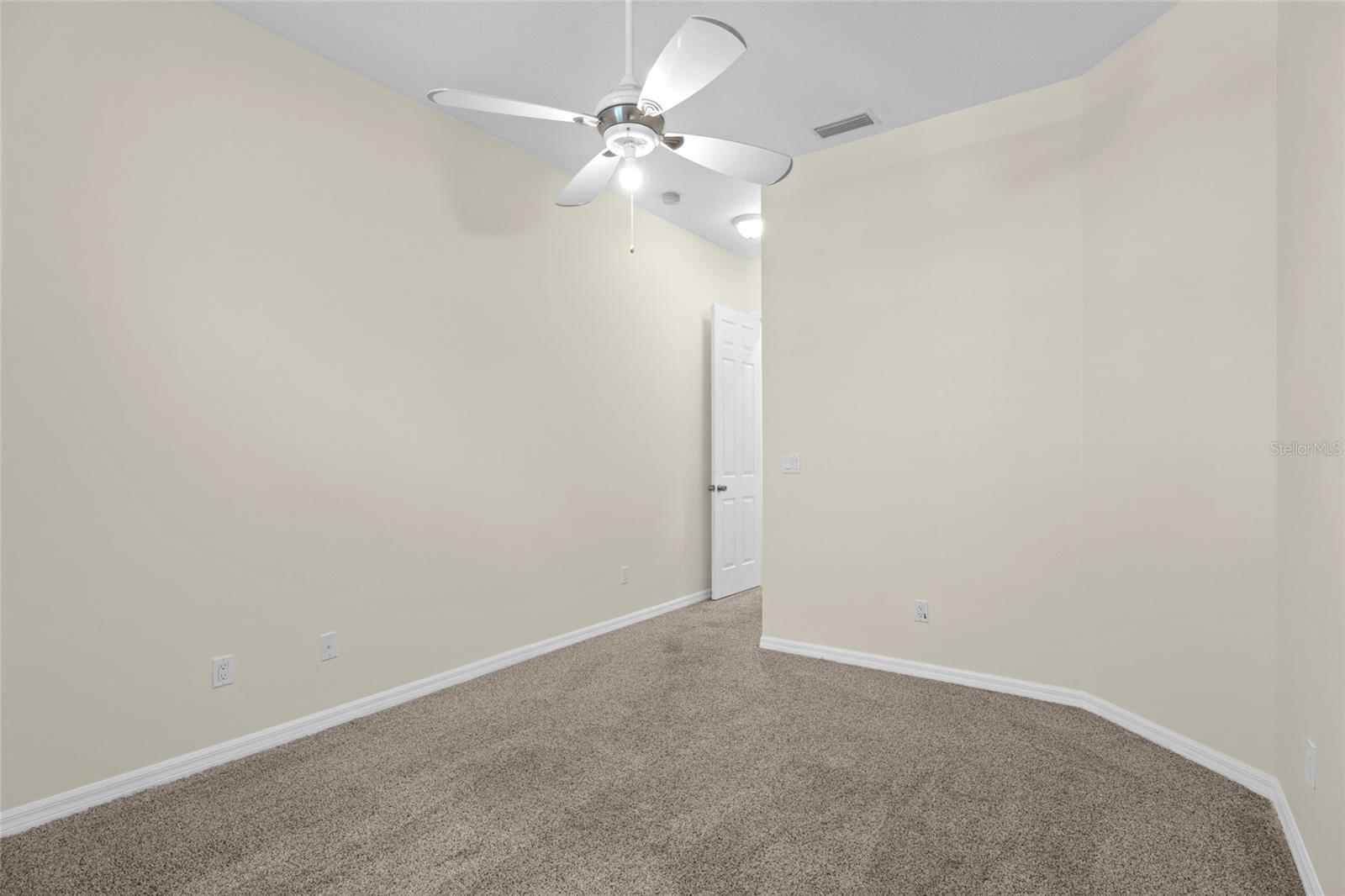8 N VILLAGE DR