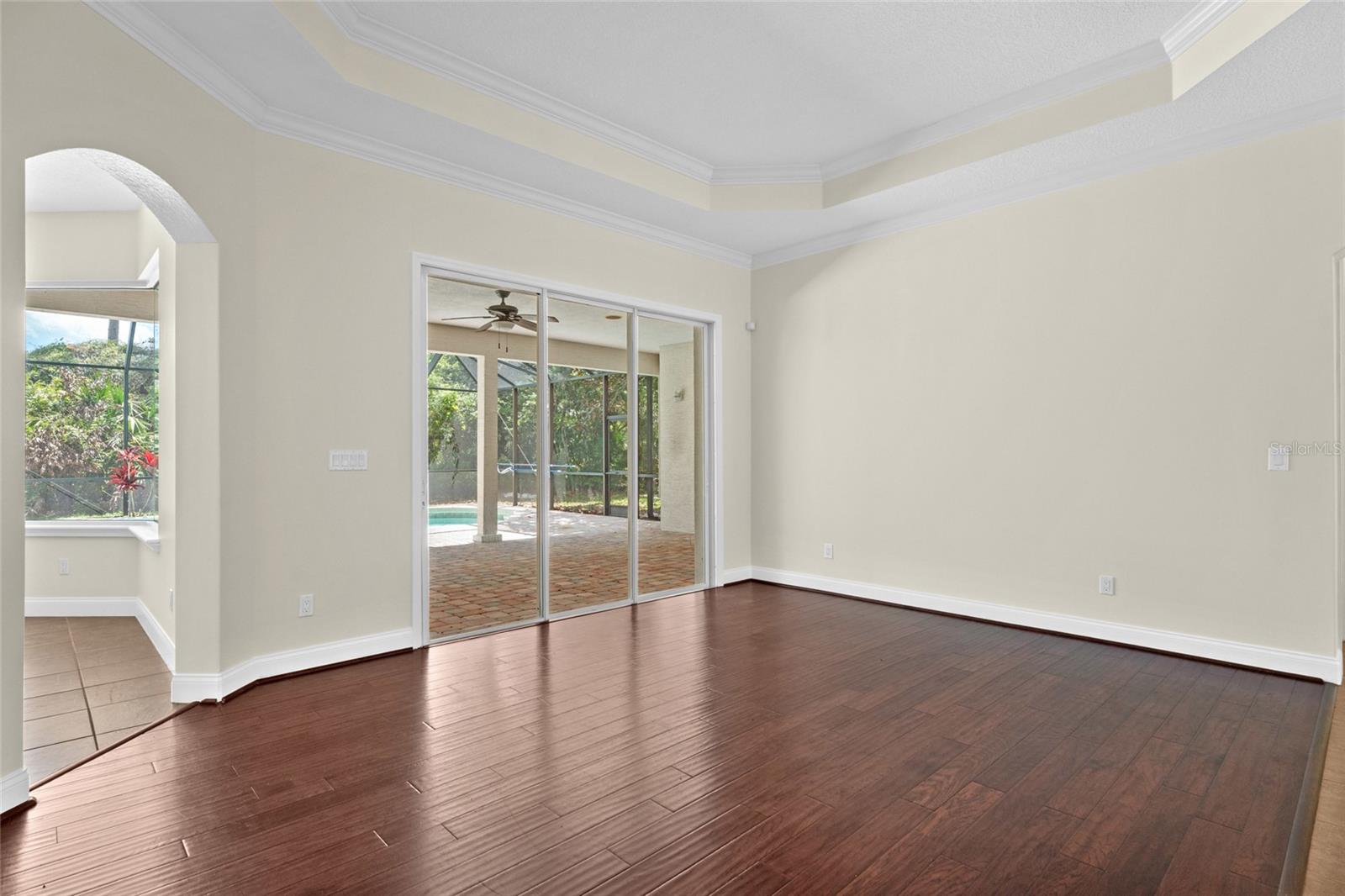 8 N VILLAGE DR