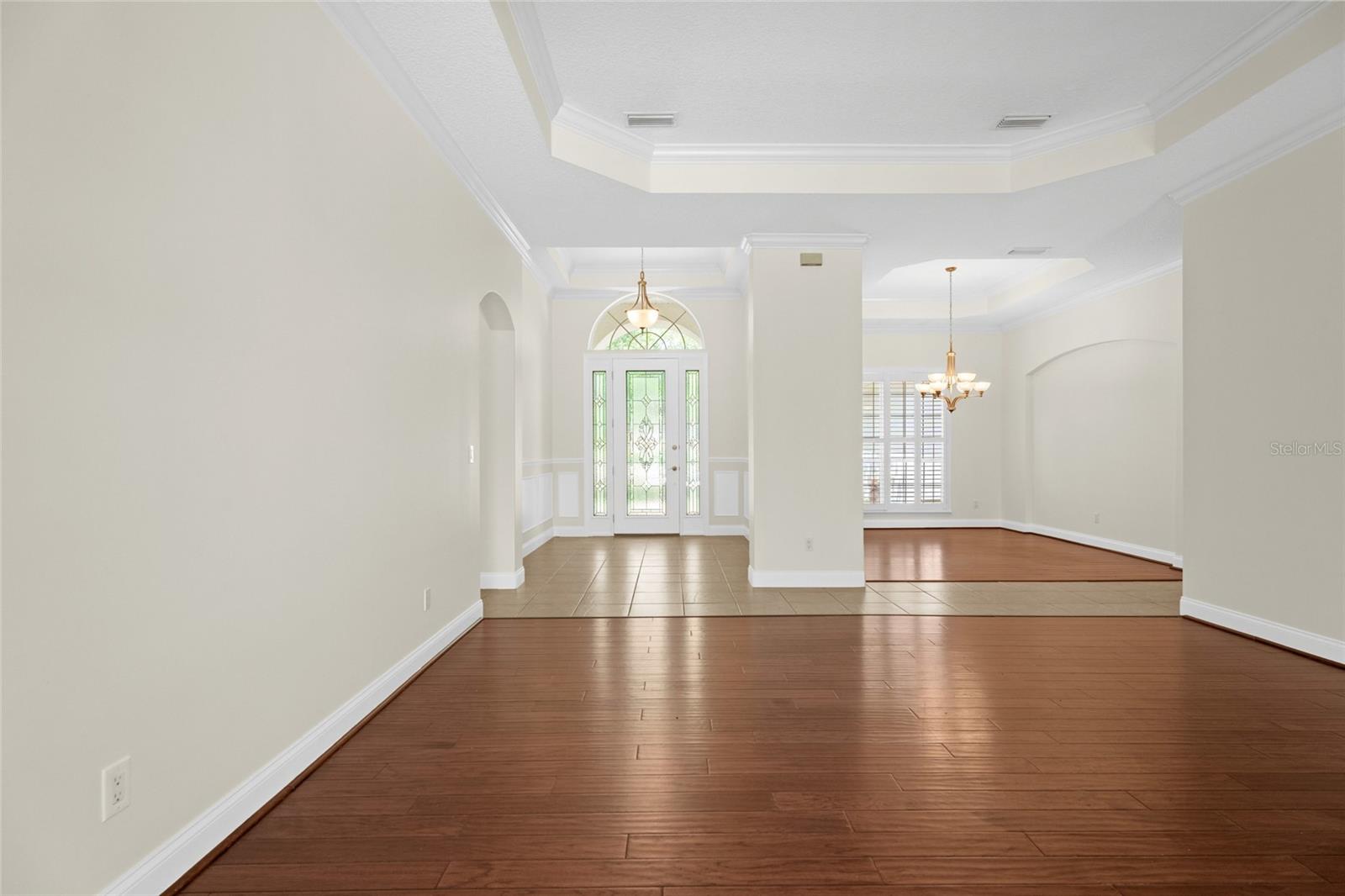 8 N VILLAGE DR