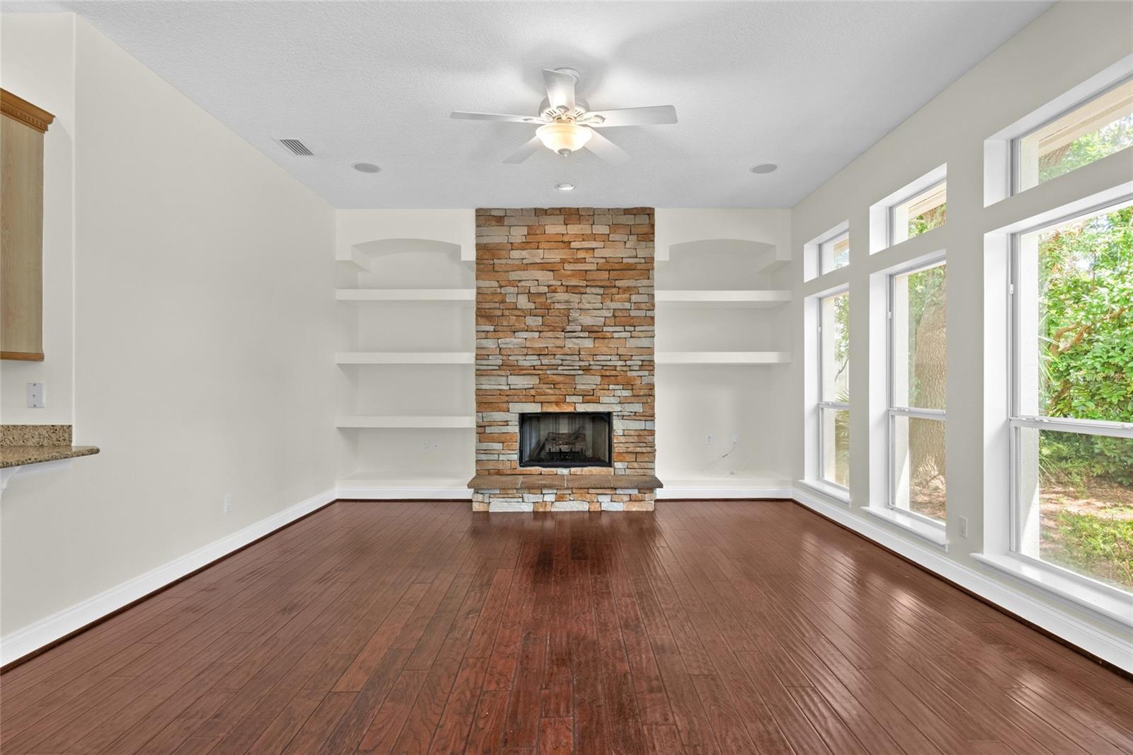 8 N VILLAGE DR