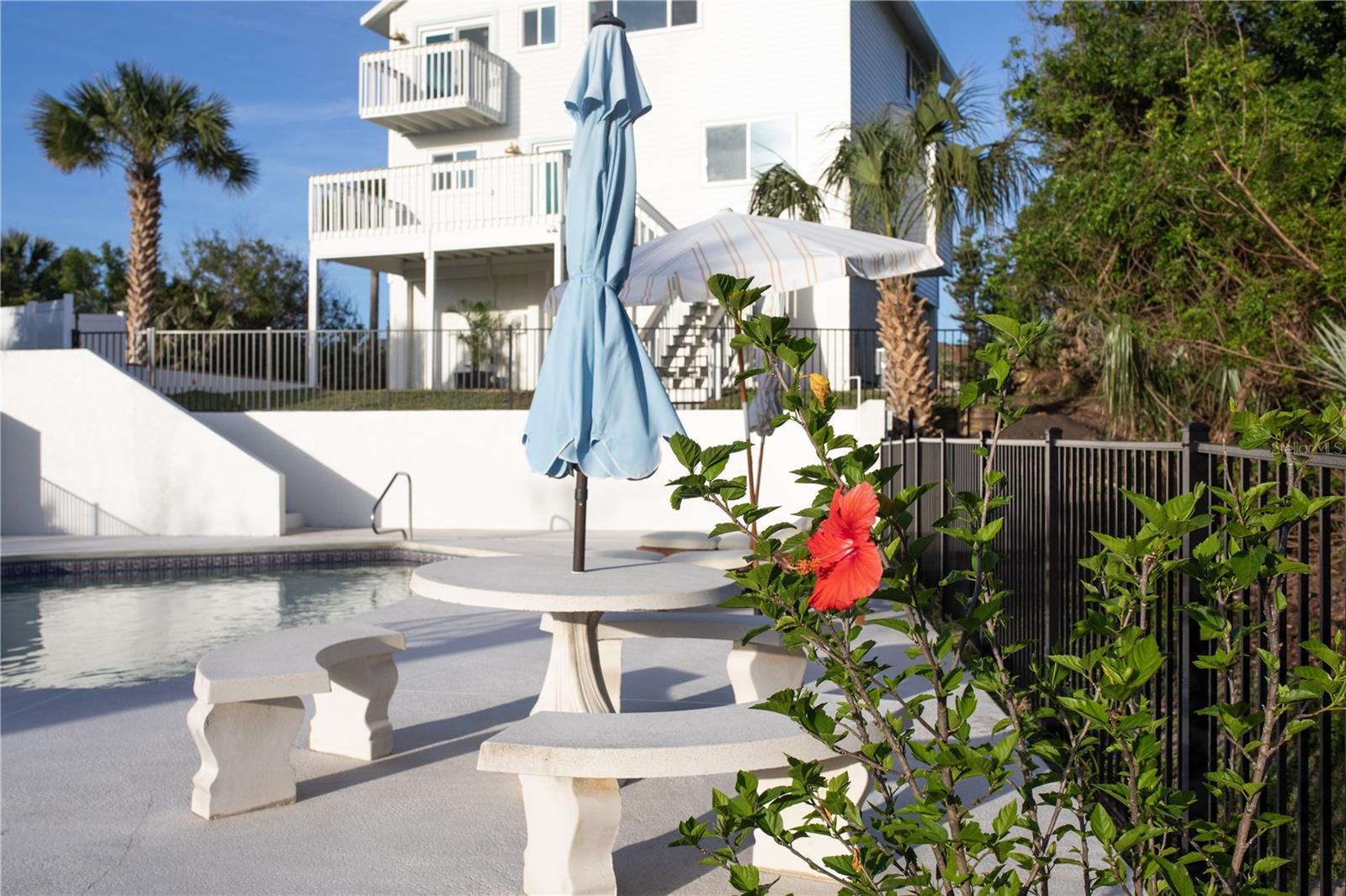 2574 N OCEAN SHORE BLVD