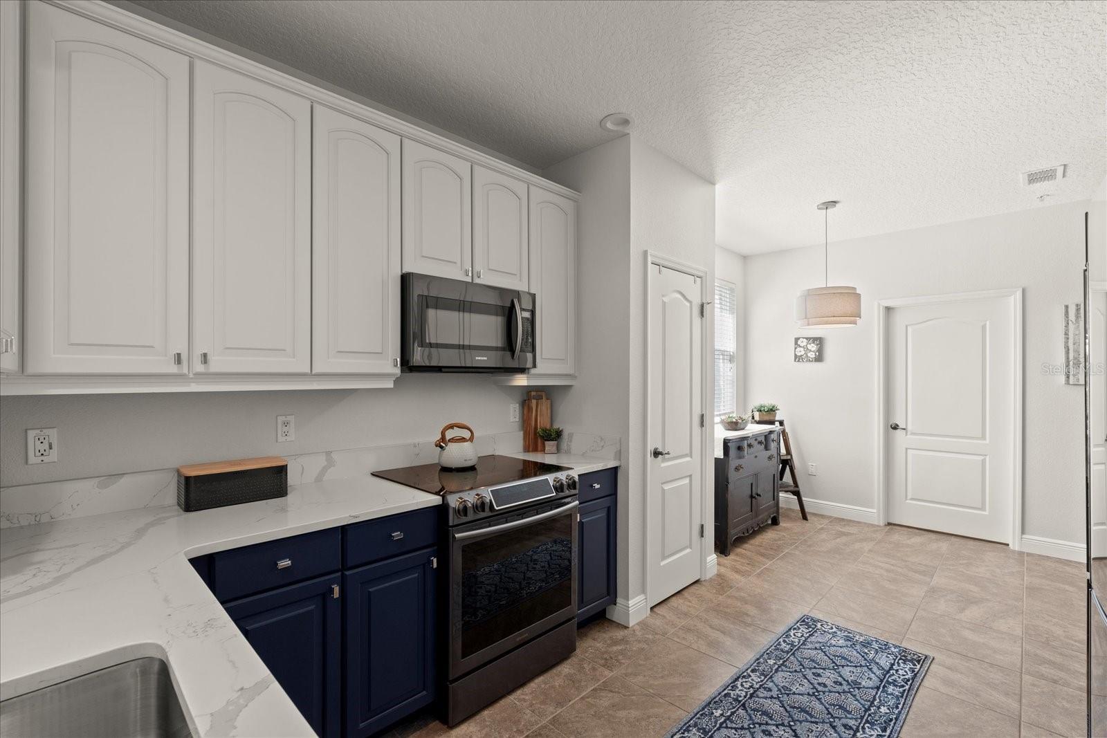 45 RIVERVIEW BND S #1926