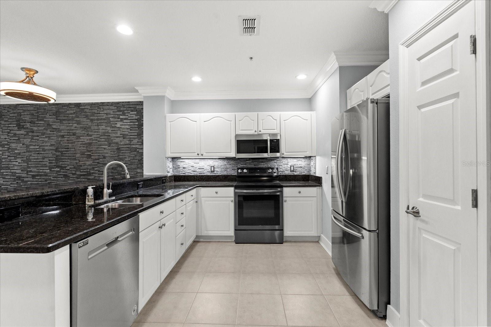 100 CANOPY WALK LN #112