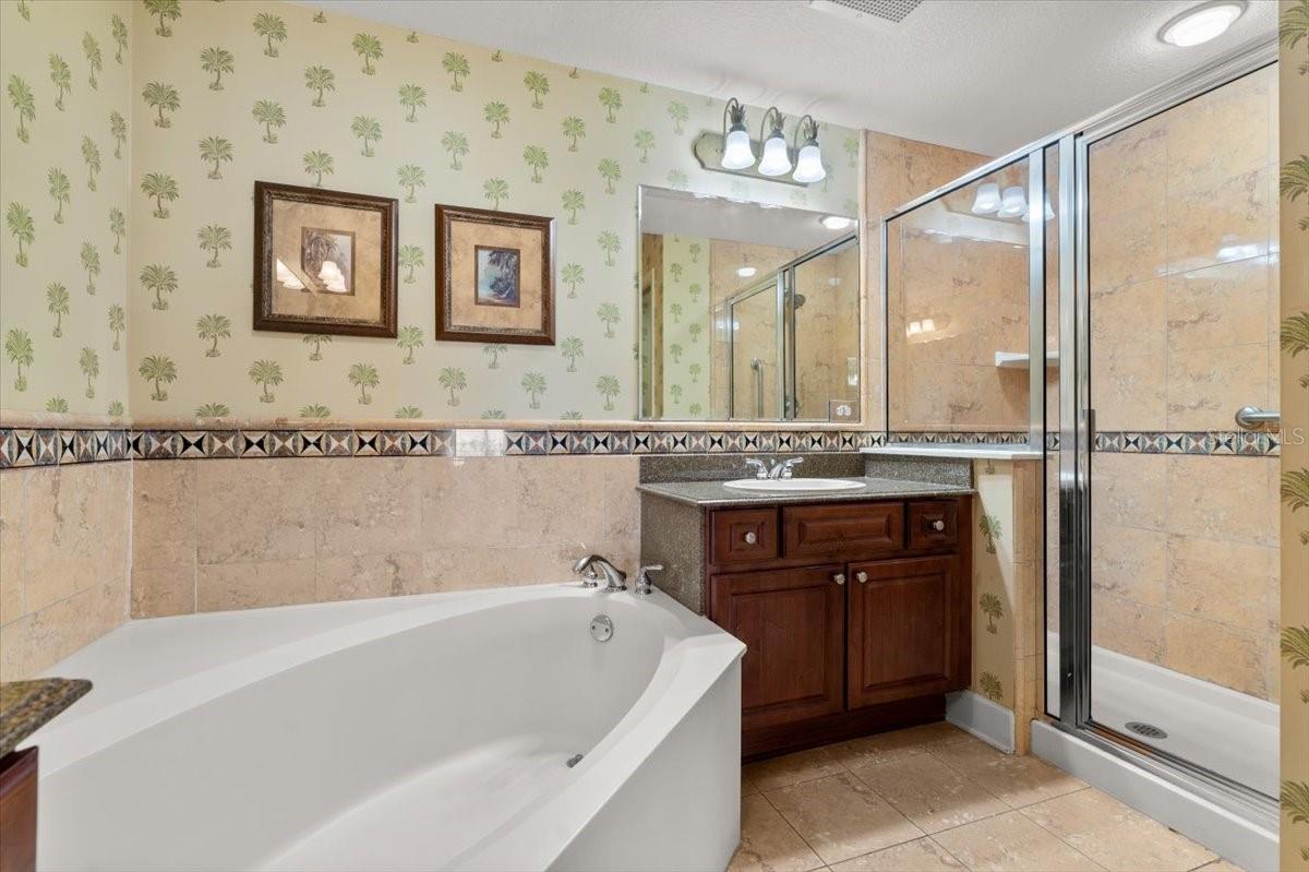 200 OCEAN CREST DR #908