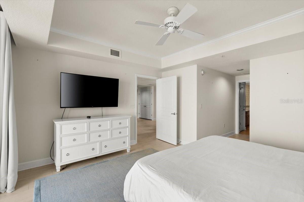 200 OCEAN CREST DR #908