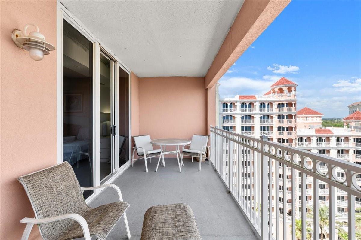 200 OCEAN CREST DR #908