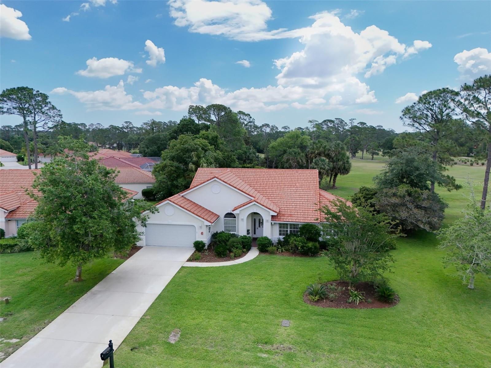 6 SUTTON CT